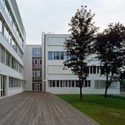 ArchitektInnen / KünstlerInnen: Stefan K. Hübner<br>Projekt: Schulzentrum Steyr<br>Aufnahmedatum: 07/09<br>Format: 6x9cm C-Dia<br>Lieferformat: Dia-Duplikat, Scan 300 dpi<br>Bestell-Nummer: 090706-04<br>