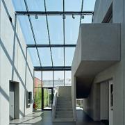 ArchitektInnen / KünstlerInnen: HÜBNER ARCHITEKTEN<br>Projekt: iSi Strebersdorf<br>Aufnahmedatum: 07/09<br>Format: 6x9cm C-Dia<br>Lieferformat: Dia-Duplikat, Scan 300 dpi<br>Bestell-Nummer: 090702-02<br>