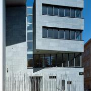 ArchitektInnen / KünstlerInnen: HÜBNER ARCHITEKTEN<br>Projekt: Chinesische Mission zur UNIDO<br>Aufnahmedatum: 07/09<br>Format: 6x9cm C-Dia<br>Lieferformat: Dia-Duplikat, Scan 300 dpi<br>Bestell-Nummer: 090714-05<br>