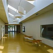 ArchitektInnen / KünstlerInnen: Georg W. Reinberg<br>Projekt: Kindergarten Deutsch-Wagram<br>Aufnahmedatum: 07/09<br>Format: 6x9cm C-Neg<br>Lieferformat: C-Print, Scan 300 dpi<br>Bestell-Nummer: 090730-18<br>