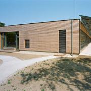 ArchitektInnen / KünstlerInnen: Georg W. Reinberg<br>Projekt: Kindergarten Deutsch-Wagram<br>Aufnahmedatum: 07/09<br>Format: 6x9cm C-Neg<br>Lieferformat: C-Print, Scan 300 dpi<br>Bestell-Nummer: 090730-09<br>
