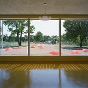 ArchitektInnen / KünstlerInnen: Georg W. Reinberg<br>Projekt: Kindergarten Deutsch-Wagram<br>Aufnahmedatum: 07/09<br>Format: 6x9cm C-Neg<br>Lieferformat: C-Print, Scan 300 dpi<br>Bestell-Nummer: 090730-21<br>