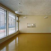 ArchitektInnen / KünstlerInnen: Georg W. Reinberg<br>Projekt: Kindergarten Deutsch-Wagram<br>Aufnahmedatum: 07/09<br>Format: 6x9cm C-Neg<br>Lieferformat: C-Print, Scan 300 dpi<br>Bestell-Nummer: 090730-22<br>