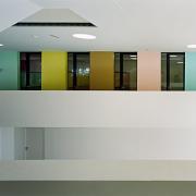 ArchitektInnen / KünstlerInnen: Daniela Ertl, Adrian Tscherteu<br>Projekt: Polytechnische Schule<br>Aufnahmedatum: 09/09<br>Format: 6x9cm C-Neg<br>Lieferformat: C-Print, Scan 300 dpi<br>Bestell-Nummer: 090909-15<br>