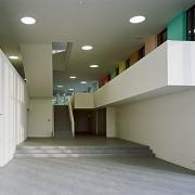 ArchitektInnen / KünstlerInnen: Daniela Ertl, Adrian Tscherteu<br>Projekt: Polytechnische Schule<br>Aufnahmedatum: 09/09<br>Format: 6x9cm C-Neg<br>Lieferformat: C-Print, Scan 300 dpi<br>Bestell-Nummer: 090909-17<br>