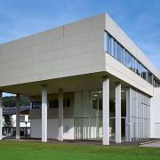 ArchitektInnen / KünstlerInnen: Daniela Ertl, Adrian Tscherteu<br>Projekt: Polytechnische Schule<br>Aufnahmedatum: 09/09<br>Format: 6x9cm C-Dia<br>Lieferformat: Dia-Duplikat, Scan 300 dpi<br>Bestell-Nummer: 090909-06<br>