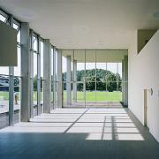ArchitektInnen / KünstlerInnen: Daniela Ertl, Adrian Tscherteu<br>Projekt: Polytechnische Schule<br>Aufnahmedatum: 09/09<br>Format: 6x9cm C-Neg<br>Lieferformat: C-Print, Scan 300 dpi<br>Bestell-Nummer: 090909-16<br>