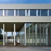 ArchitektInnen / KünstlerInnen: Daniela Ertl, Adrian Tscherteu<br>Projekt: Polytechnische Schule<br>Aufnahmedatum: 09/09<br>Format: 6x9cm C-Dia<br>Lieferformat: Dia-Duplikat, Scan 300 dpi<br>Bestell-Nummer: 090909-07<br>