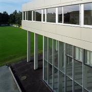 ArchitektInnen / KünstlerInnen: Daniela Ertl, Adrian Tscherteu<br>Projekt: Polytechnische Schule<br>Aufnahmedatum: 09/09<br>Format: 6x9cm C-Dia<br>Lieferformat: Dia-Duplikat, Scan 300 dpi<br>Bestell-Nummer: 090909-08<br>