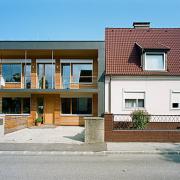 ArchitektInnen / KünstlerInnen: aap.architekten<br>Projekt: Haus F.<br>Aufnahmedatum: 09/09<br>Format: 6x9cm C-Neg<br>Lieferformat: C-Print, Scan 300 dpi<br>Bestell-Nummer: 090922-02<br>