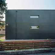 ArchitektInnen / KünstlerInnen: aap.architekten<br>Projekt: Haus F.<br>Aufnahmedatum: 09/09<br>Format: 6x9cm C-Neg<br>Lieferformat: C-Print, Scan 300 dpi<br>Bestell-Nummer: 090922-08<br>