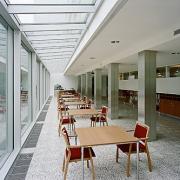 ArchitektInnen / KünstlerInnen: Architektin Sne Veselinovic ZT GmbH<br>Projekt: Engelsbad<br>Aufnahmedatum: 05/09<br>Format: 6x9cm C-Neg<br>Lieferformat: C-Print, Scan 300 dpi<br>Bestell-Nummer: 090529-13<br>