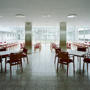 ArchitektInnen / KünstlerInnen: Architektin Sne Veselinovic ZT GmbH<br>Projekt: Engelsbad<br>Aufnahmedatum: 05/09<br>Format: 6x9cm C-Neg<br>Lieferformat: C-Print, Scan 300 dpi<br>Bestell-Nummer: 090529-15<br>