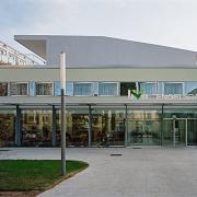 ArchitektInnen / KünstlerInnen: Architektin Sne Veselinovic ZT GmbH<br>Projekt: Engelsbad<br>Aufnahmedatum: 05/09<br>Format: 6x9cm C-Neg<br>Lieferformat: C-Print, Scan 300 dpi<br>Bestell-Nummer: 090529-02<br>