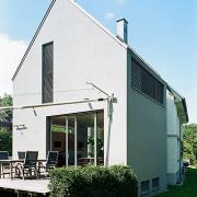 ArchitektInnen / KünstlerInnen: HÜBNER ARCHITEKTEN<br>Projekt: Haus Sch.<br>Aufnahmedatum: 07/09<br>Format: 6x9cm C-Dia<br>Lieferformat: C-Print, Scan 300 dpi<br>Bestell-Nummer: 090721-02<br>