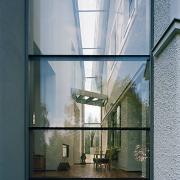 ArchitektInnen / KünstlerInnen: HÜBNER ARCHITEKTEN<br>Projekt: Haus Sch.<br>Aufnahmedatum: 07/09<br>Format: 6x9cm C-Dia<br>Lieferformat: C-Print, Scan 300 dpi<br>Bestell-Nummer: 090721-07<br>