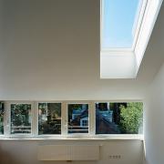 ArchitektInnen / KünstlerInnen: HÜBNER ARCHITEKTEN<br>Projekt: Dachbodenausbau A.<br>Aufnahmedatum: 07/09<br>Format: 6x9cm C-Dia<br>Lieferformat: Dia-Duplikat, Scan 300 dpi<br>Bestell-Nummer: 090713-05<br>