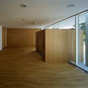 ArchitektInnen / KünstlerInnen: RUNSER / PRANTL architekten<br>Projekt: Pfarrzentrum Neu-Guntramsdorf<br>Aufnahmedatum: 09/09<br>Format: 6x9cm C-Dia<br>Lieferformat: Dia-Duplikat, Scan 300 dpi<br>Bestell-Nummer: 090915-16<br>