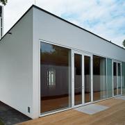 ArchitektInnen / KünstlerInnen: RUNSER / PRANTL architekten<br>Projekt: Pfarrzentrum Neu-Guntramsdorf<br>Aufnahmedatum: 09/09<br>Format: 6x9cm C-Dia<br>Lieferformat: Dia-Duplikat, Scan 300 dpi<br>Bestell-Nummer: 090915-12<br>