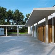 ArchitektInnen / KünstlerInnen: RUNSER / PRANTL architekten<br>Projekt: Pfarrzentrum Neu-Guntramsdorf<br>Aufnahmedatum: 09/09<br>Format: 6x9cm C-Dia<br>Lieferformat: Dia-Duplikat, Scan 300 dpi<br>Bestell-Nummer: 090915-07<br>