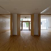 ArchitektInnen / KünstlerInnen: RUNSER / PRANTL architekten<br>Projekt: Pfarrzentrum Neu-Guntramsdorf<br>Aufnahmedatum: 09/09<br>Format: 6x9cm C-Dia<br>Lieferformat: Dia-Duplikat, Scan 300 dpi<br>Bestell-Nummer: 090915-18<br>