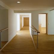 ArchitektInnen / KünstlerInnen: RUNSER / PRANTL architekten<br>Projekt: Pfarrzentrum Neu-Guntramsdorf<br>Aufnahmedatum: 09/09<br>Format: 6x9cm C-Dia<br>Lieferformat: Dia-Duplikat, Scan 300 dpi<br>Bestell-Nummer: 090915-24<br>