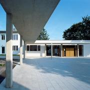 ArchitektInnen / KünstlerInnen: RUNSER / PRANTL architekten<br>Projekt: Pfarrzentrum Neu-Guntramsdorf<br>Aufnahmedatum: 09/09<br>Format: 6x9cm C-Dia<br>Lieferformat: Dia-Duplikat, Scan 300 dpi<br>Bestell-Nummer: 090915-05<br>