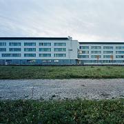 ArchitektInnen / KünstlerInnen: kub a Karl und Bremhorst Architekten<br>Projekt: Pflegeheim<br>Aufnahmedatum: 10/09<br>Format: 6x9cm C-Neg<br>Lieferformat: C-Print, Scan 300 dpi<br>Bestell-Nummer: 091028-14<br>