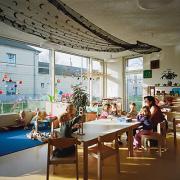ArchitektInnen / KünstlerInnen: Georg W. Reinberg<br>Projekt: Kindergarten Deutsch-Wagram<br>Aufnahmedatum: 11/09<br>Format: 6x9cm C-Dia<br>Lieferformat: Dia-Duplikat, Scan 300 dpi<br>Bestell-Nummer: 091120-04<br>