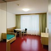 ArchitektInnen / KünstlerInnen: kub a Karl und Bremhorst Architekten<br>Projekt: Pflegeheim Linz<br>Aufnahmedatum: 12/09<br>Format: 6x9cm C-Neg<br>Lieferformat: C-Print, Scan 300 dpi<br>Bestell-Nummer: 091201-12<br>
