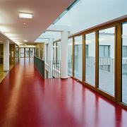 ArchitektInnen / KünstlerInnen: kub a Karl und Bremhorst Architekten<br>Projekt: Pflegeheim Linz<br>Aufnahmedatum: 12/09<br>Format: 6x9cm C-Neg<br>Lieferformat: C-Print, Scan 300 dpi<br>Bestell-Nummer: 091201-02<br>