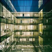 ArchitektInnen / KünstlerInnen: kub a Karl und Bremhorst Architekten<br>Projekt: Raiffeisen Sarajewo<br>Aufnahmedatum: 11/09<br>Format: 6x9cm C-Neg<br>Lieferformat: C-Print, Scan 300 dpi<br>Bestell-Nummer: 091126-01<br>