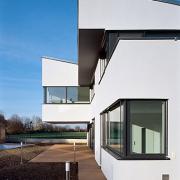 ArchitektInnen / KünstlerInnen: t-hoch-n Ziviltechniker GmbH<br>Projekt: Haus L.<br>Aufnahmedatum: 11/09<br>Format: 6x9cm C-Dia<br>Lieferformat: Dia-Duplikat, Scan 300 dpi<br>Bestell-Nummer: 091119-13<br>