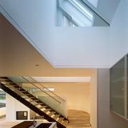 ArchitektInnen / KünstlerInnen: t-hoch-n Ziviltechniker GmbH<br>Projekt: Haus L.<br>Aufnahmedatum: 11/09<br>Format: 6x9cm C-Dia<br>Lieferformat: Dia-Duplikat, Scan 300 dpi<br>Bestell-Nummer: 091119-20<br>