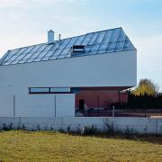 ArchitektInnen / KünstlerInnen: t-hoch-n Ziviltechniker GmbH<br>Projekt: Haus L.<br>Aufnahmedatum: 11/09<br>Format: 6x9cm C-Dia<br>Lieferformat: Dia-Duplikat, Scan 300 dpi<br>Bestell-Nummer: 091119-04<br>