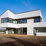 ArchitektInnen / KünstlerInnen: t-hoch-n Ziviltechniker GmbH<br>Projekt: Haus L.<br>Aufnahmedatum: 11/09<br>Format: 6x9cm C-Dia<br>Lieferformat: Dia-Duplikat, Scan 300 dpi<br>Bestell-Nummer: 091119-11<br>
