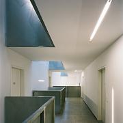 ArchitektInnen / KünstlerInnen: lichtblauwagner architekten generalplaner zt gmbh<br>Projekt: WHA Attemsgasse<br>Aufnahmedatum: 12/09<br>Format: 6x9cm C-Neg<br>Lieferformat: C-Print, Scan 300 dpi<br>Bestell-Nummer: 091202-28<br>