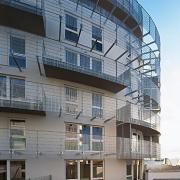 ArchitektInnen / KünstlerInnen: lichtblauwagner architekten generalplaner zt gmbh<br>Projekt: WHA Attemsgasse<br>Aufnahmedatum: 12/09<br>Format: 6x9cm C-Dia<br>Lieferformat: Dia-Duplikat, Scan 300 dpi<br>Bestell-Nummer: 091202-12<br>