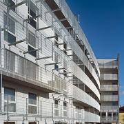 ArchitektInnen / KünstlerInnen: lichtblauwagner architekten generalplaner zt gmbh<br>Projekt: WHA Attemsgasse<br>Aufnahmedatum: 12/09<br>Format: 6x9cm C-Dia<br>Lieferformat: Dia-Duplikat, Scan 300 dpi<br>Bestell-Nummer: 091202-08<br>