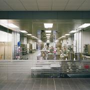 ArchitektInnen / KünstlerInnen: lichtblauwagner architekten generalplaner zt gmbh<br>Projekt: Therapiezentrum Ybbs<br>Aufnahmedatum: 12/09<br>Format: 6x9cm C-Neg<br>Lieferformat: C-Print, Scan 300 dpi<br>Bestell-Nummer: 091217-06<br>
