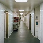 ArchitektInnen / KünstlerInnen: lichtblauwagner architekten generalplaner zt gmbh<br>Projekt: Therapiezentrum Ybbs<br>Aufnahmedatum: 12/09<br>Format: 6x9cm C-Neg<br>Lieferformat: C-Print, Scan 300 dpi<br>Bestell-Nummer: 091217-08<br>