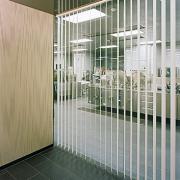 ArchitektInnen / KünstlerInnen: lichtblauwagner architekten generalplaner zt gmbh<br>Projekt: Therapiezentrum Ybbs<br>Aufnahmedatum: 12/09<br>Format: 6x9cm C-Neg<br>Lieferformat: C-Print, Scan 300 dpi<br>Bestell-Nummer: 091217-12<br>