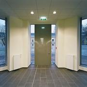ArchitektInnen / KünstlerInnen: lichtblauwagner architekten generalplaner zt gmbh<br>Projekt: Therapiezentrum Ybbs<br>Aufnahmedatum: 12/09<br>Format: 6x9cm C-Neg<br>Lieferformat: C-Print, Scan 300 dpi<br>Bestell-Nummer: 091217-14<br>