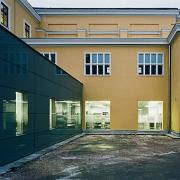 ArchitektInnen / KünstlerInnen: lichtblauwagner architekten generalplaner zt gmbh<br>Projekt: Therapiezentrum Ybbs<br>Aufnahmedatum: 12/09<br>Format: 6x9cm C-Neg<br>Lieferformat: C-Print, Scan 300 dpi<br>Bestell-Nummer: 091217-05<br>