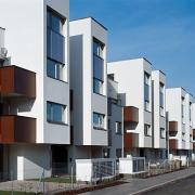 ArchitektInnen / KünstlerInnen: Walter Stelzhammer<br>Projekt: Wohnhausanlage Orasteig<br>Aufnahmedatum: 12/09<br>Format: 6x9cm C-Dia<br>Lieferformat: Dia-Duplikat, Scan 300 dpi<br>Bestell-Nummer: 091203-13<br>