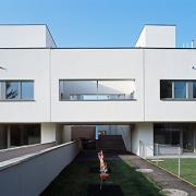 ArchitektInnen / KünstlerInnen: Walter Stelzhammer<br>Projekt: Wohnhausanlage Orasteig<br>Aufnahmedatum: 12/09<br>Format: 6x9cm C-Dia<br>Lieferformat: Dia-Duplikat, Scan 300 dpi<br>Bestell-Nummer: 091203-17<br>