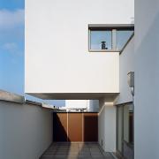 ArchitektInnen / KünstlerInnen: Walter Stelzhammer<br>Projekt: Wohnhausanlage Orasteig<br>Aufnahmedatum: 12/09<br>Format: 6x9cm C-Dia<br>Lieferformat: Dia-Duplikat, Scan 300 dpi<br>Bestell-Nummer: 091203-32<br>