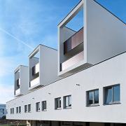 ArchitektInnen / KünstlerInnen: Walter Stelzhammer<br>Projekt: Wohnhausanlage Orasteig<br>Aufnahmedatum: 12/09<br>Format: 6x9cm C-Dia<br>Lieferformat: Dia-Duplikat, Scan 300 dpi<br>Bestell-Nummer: 091203-02<br>