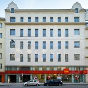 ArchitektInnen / KünstlerInnen: Martin Kohlbauer<br>Projekt: Wohnhausanlage Elite<br>Aufnahmedatum: 02/10<br>Format: digital<br>Lieferformat: Scan 300 dpi<br>Bestell-Nummer: 100222-10<br>