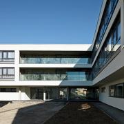 ArchitektInnen / KünstlerInnen: kub a Karl und Bremhorst Architekten<br>Projekt: Pflegeheim Pichling<br>Aufnahmedatum: 04/10<br>Format: digital<br>Lieferformat: Scan 300 dpi<br>Bestell-Nummer: 100407-09<br>